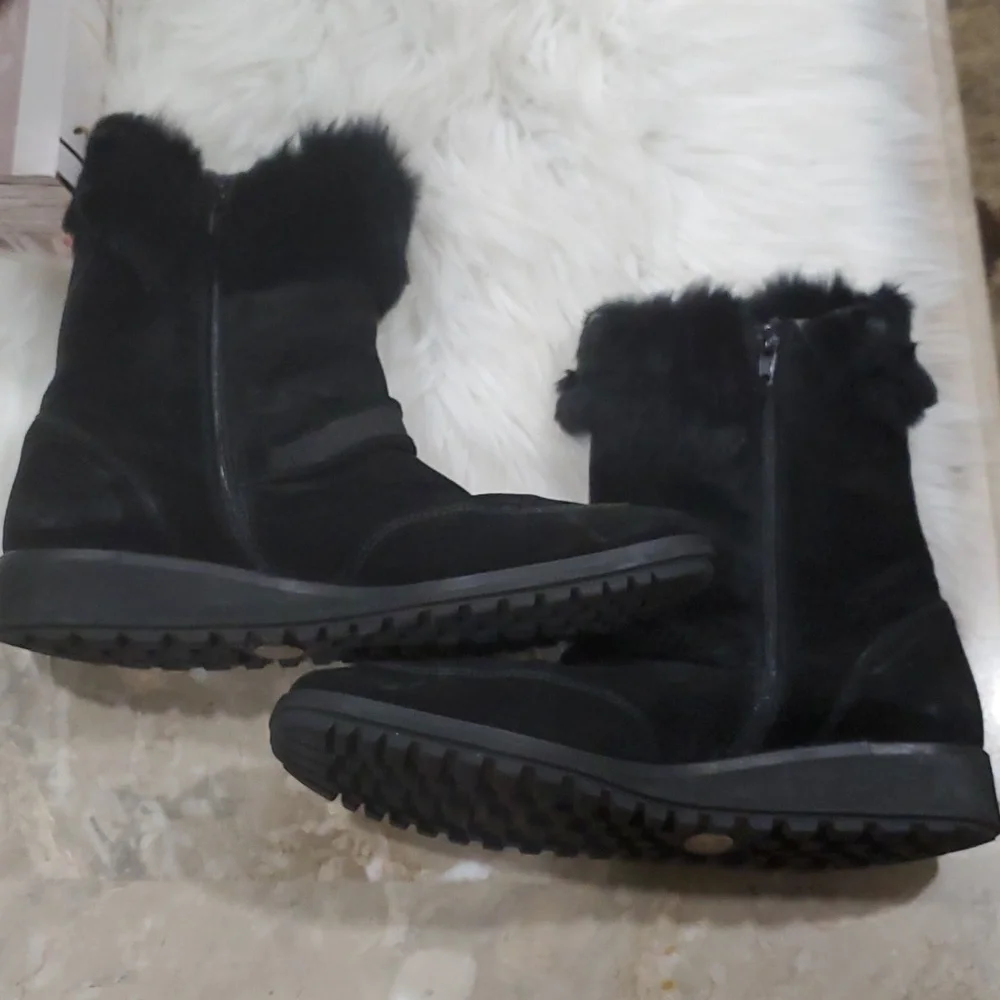 Stuart Weitzman  black suede boots size 8.5